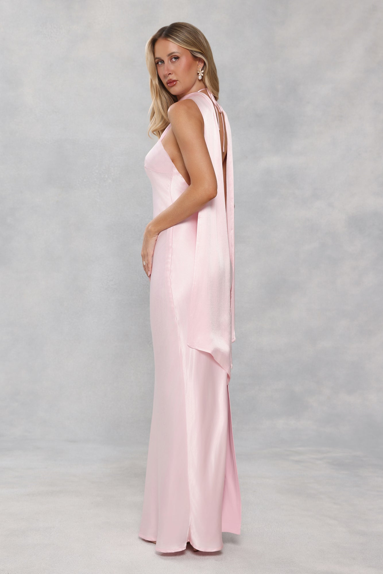The Vivia Halter Satin Maxi Dress Light Pink
