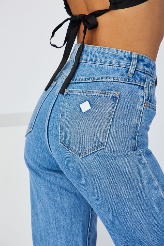 A '94 High Straight Lucy Organic Jeans