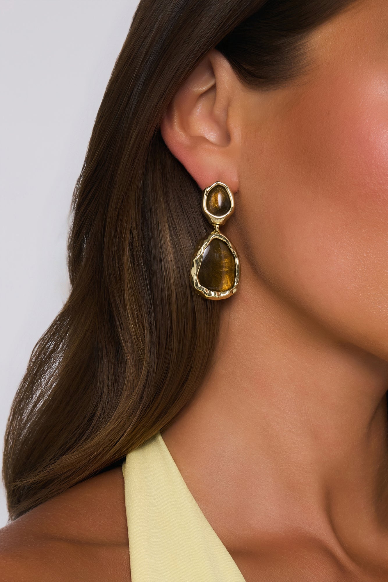 Girls Who Get It Earrings Gold