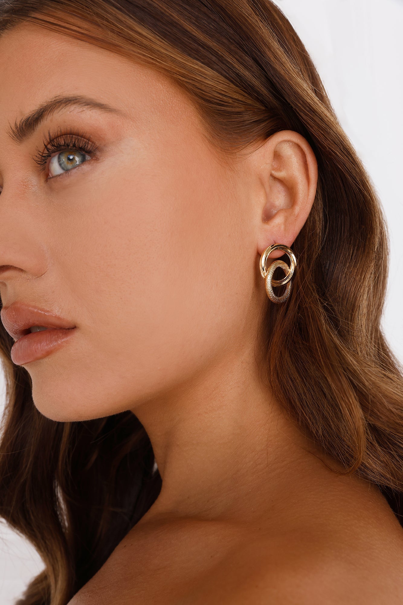 Chic Glint Earrings Gold