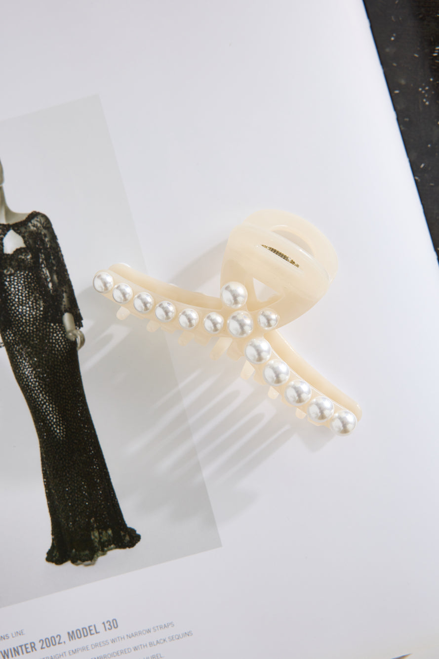 Luxe Pearl Claw Clip Nude
