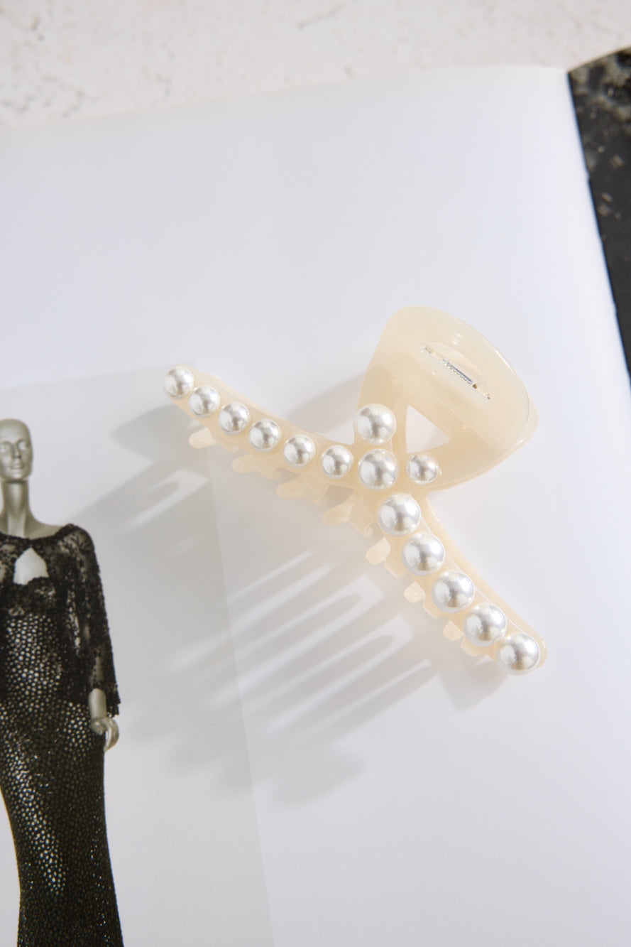 Luxe Pearl Claw Clip Nude