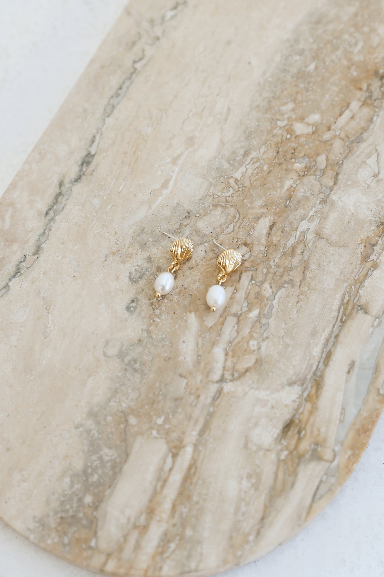 Clean Girl Vibe Earrings Gold