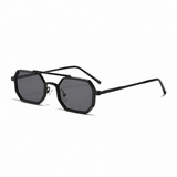 Black Frame / Black Lens